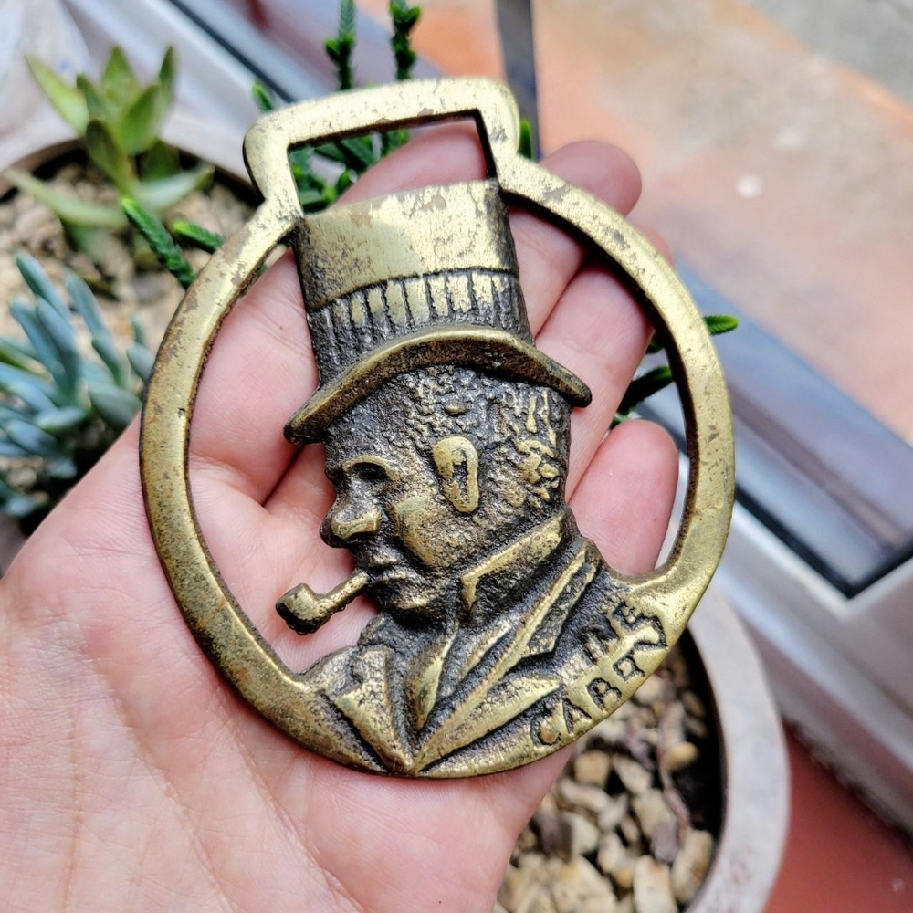 Vintage Horse Brass Dickensian Top Hat Dickens Cabby Harness Bottler Opener